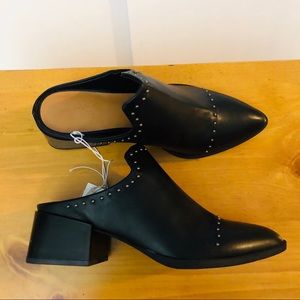 Universal Thread Crista mules Sz 7.5